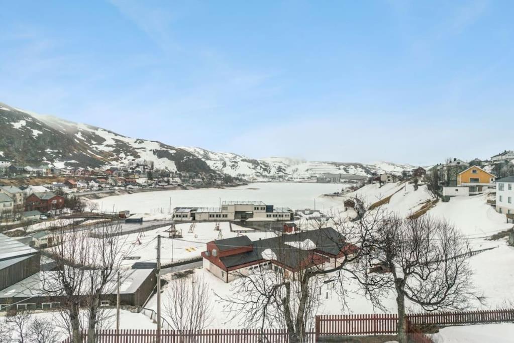Three Bedrooms - - Lakeview Apartment