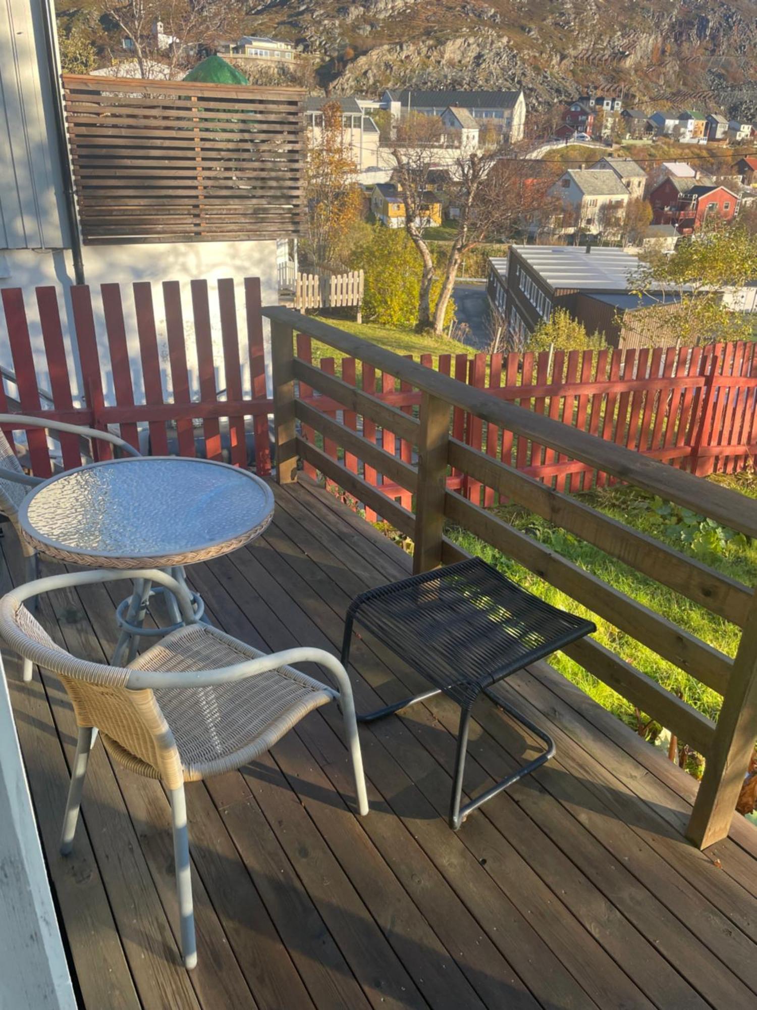 Three Bedrooms - - Lakeview Apartment