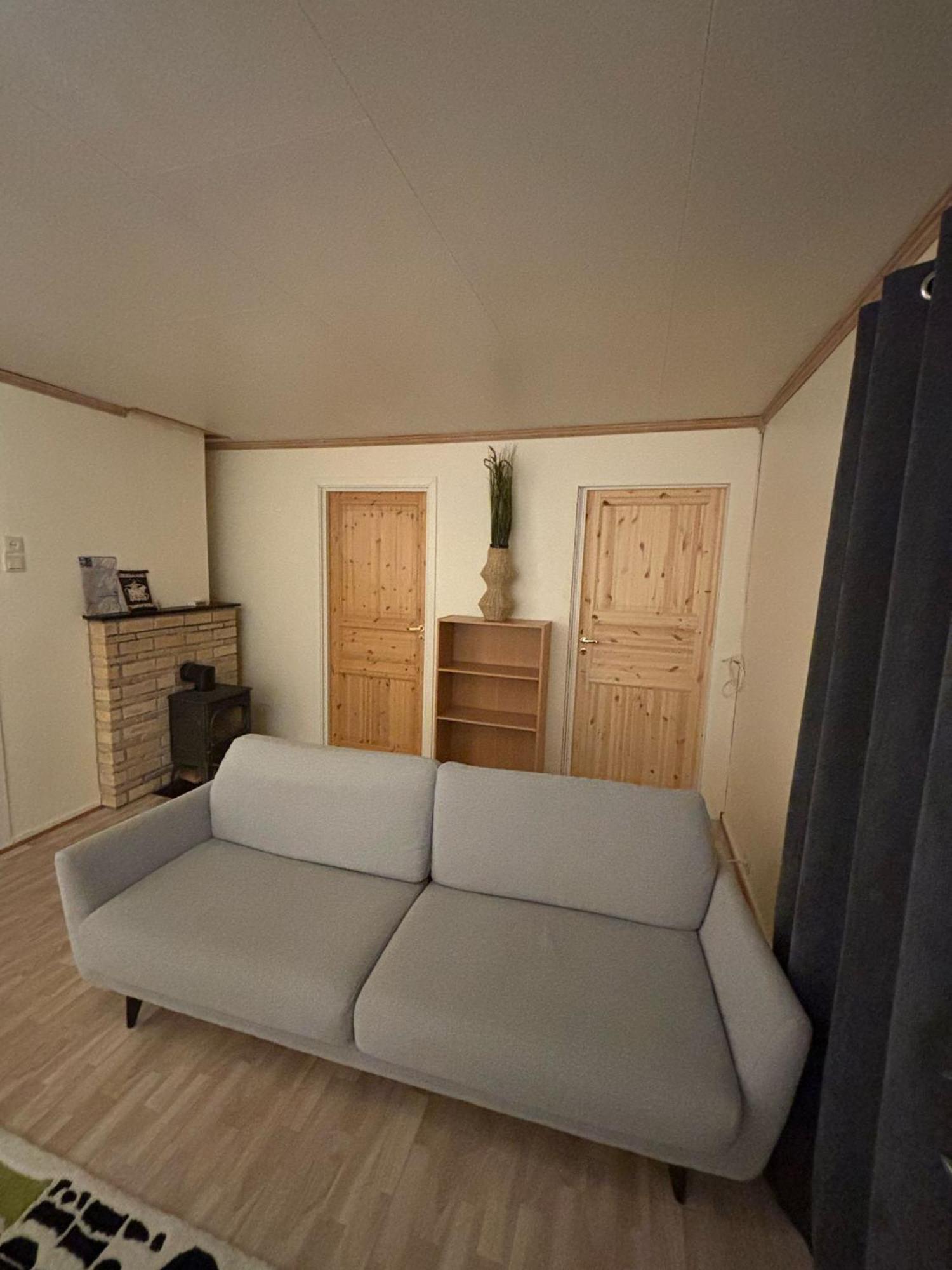 Three Bedrooms - - Lakeview Apartment Hammerfest