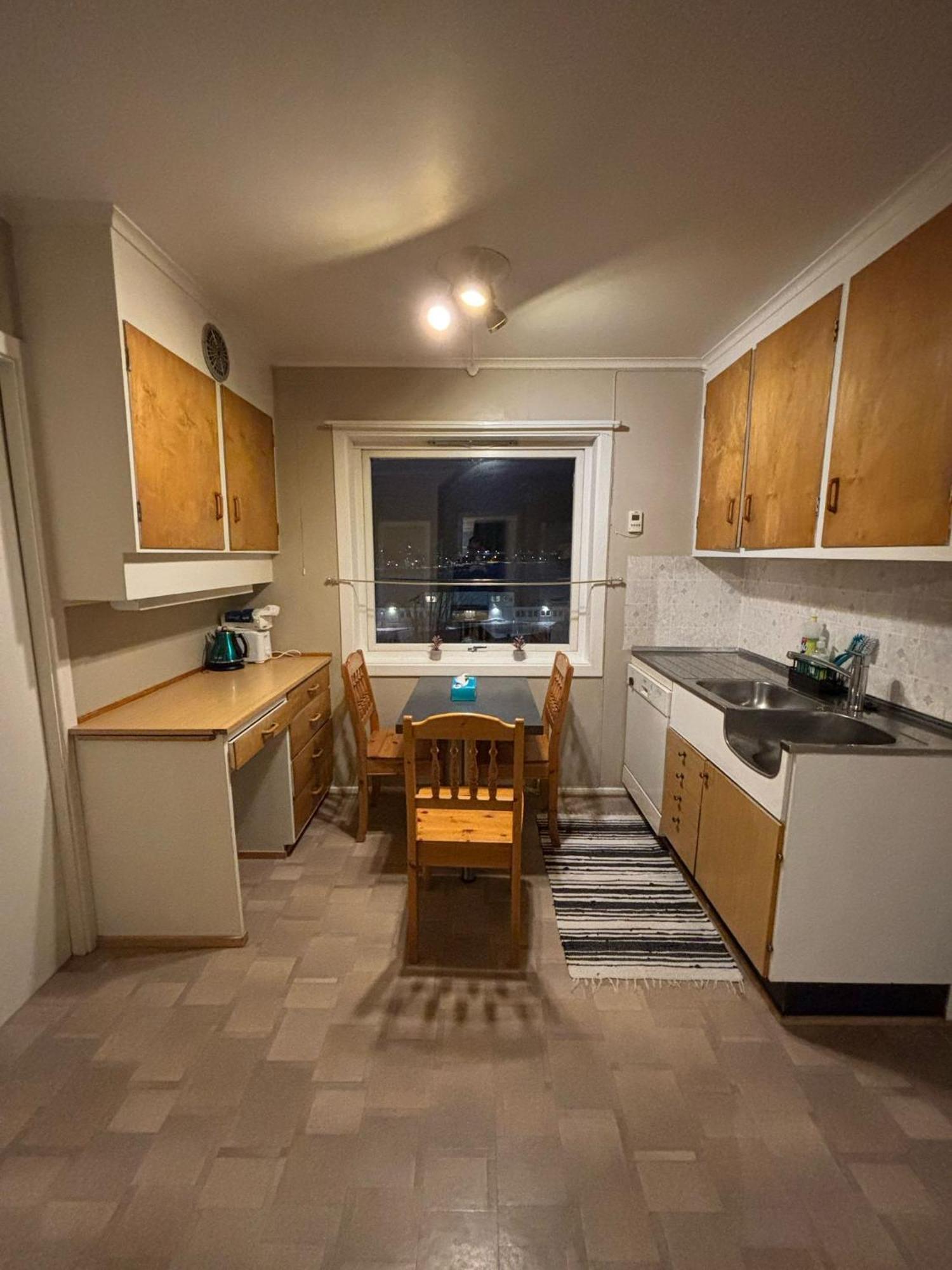 Apartment Three Bedrooms - - Lakeview Hammerfest