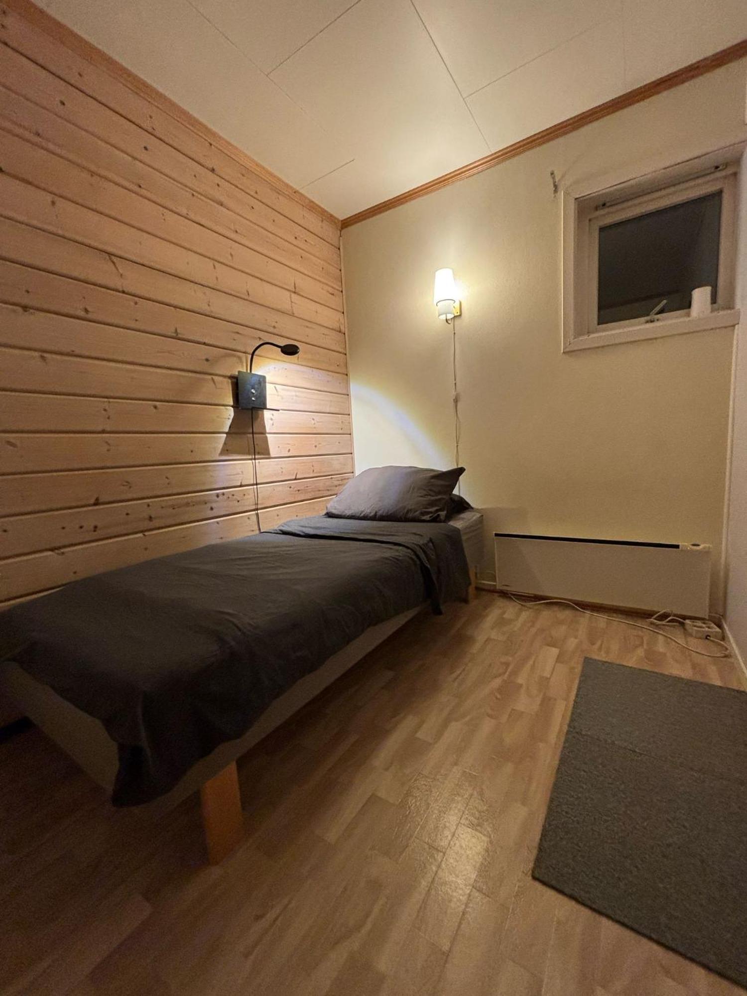 Three Bedrooms - - Lakeview Apartment